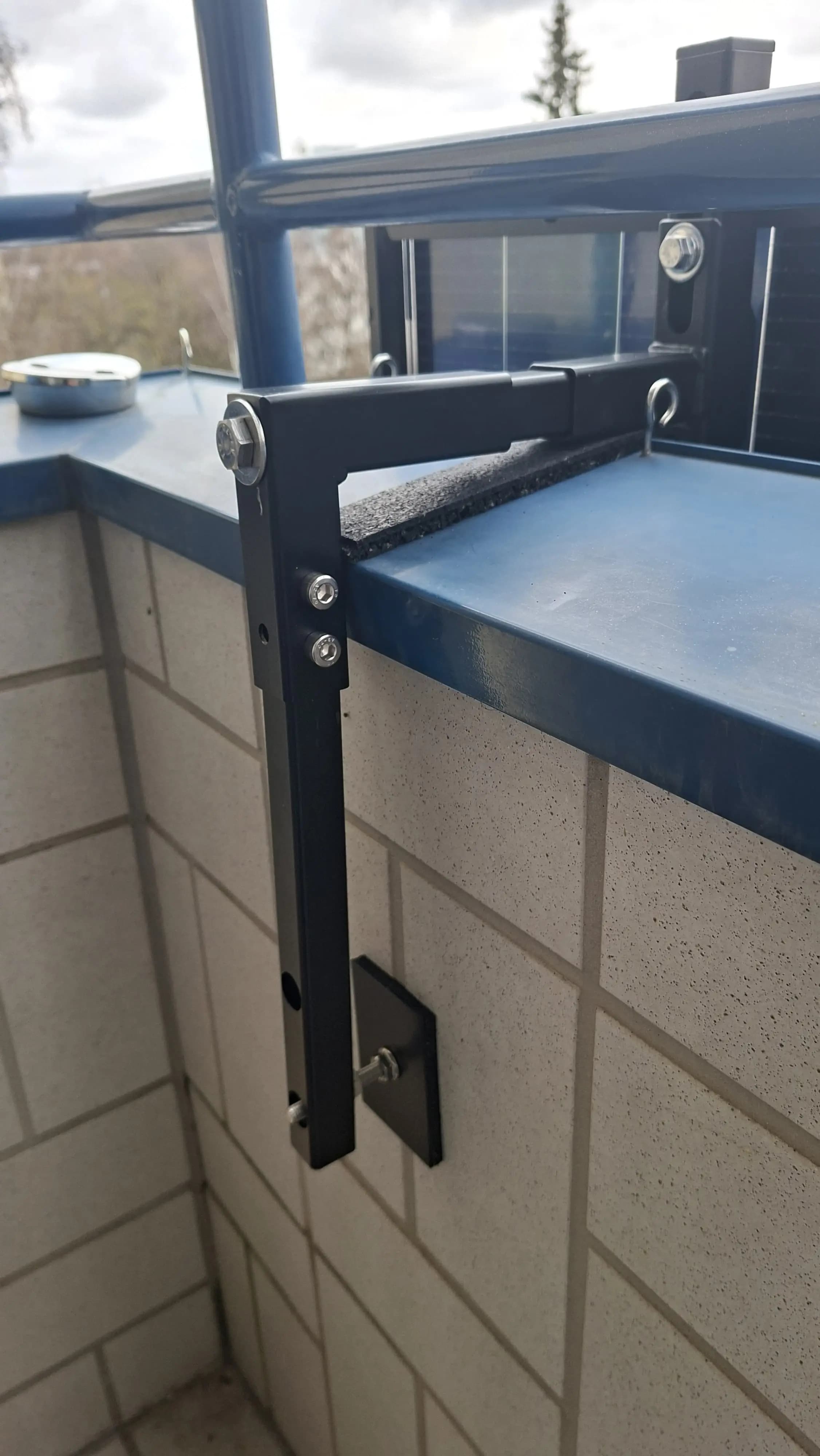Betonbalkon Projekt 3 Detailansicht seitlich