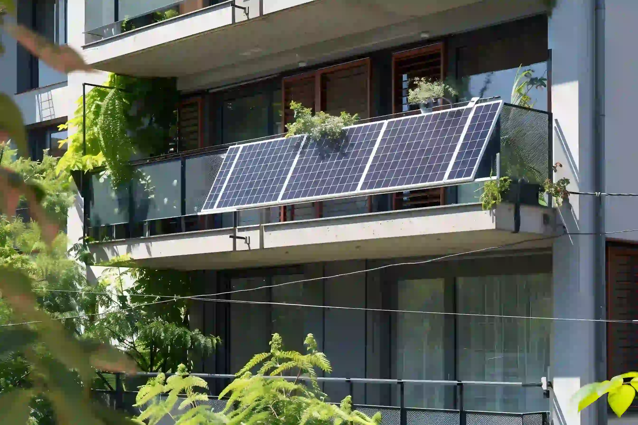 Balkonkraftwerk als Mieter: Was ist erlaubt und worauf muss man achten?